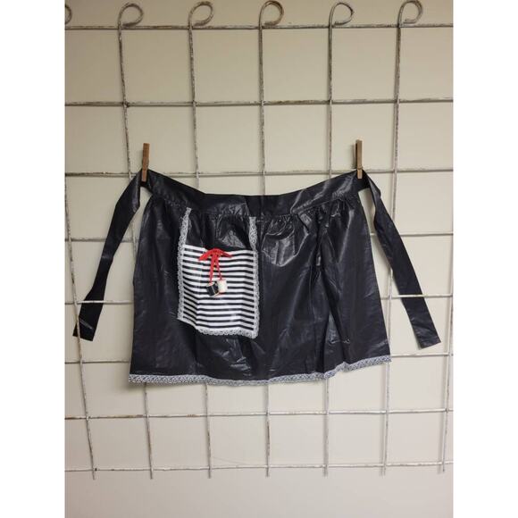 Vintage Beco's Original Apron, Black & White - Picture 2 of 3